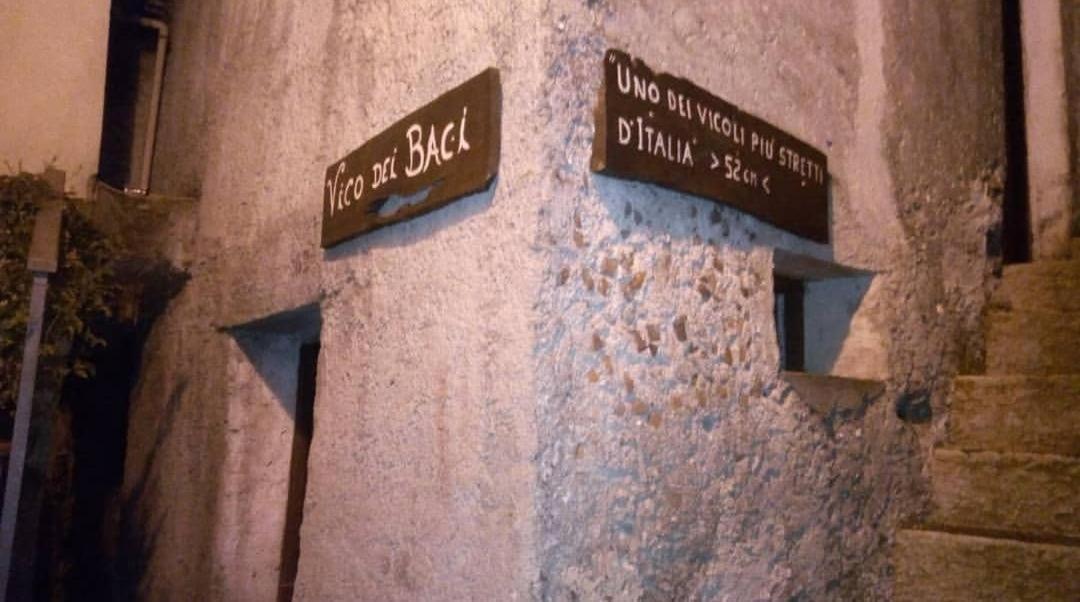 Monolocale Nel Centro Storico Bed & Breakfast Aieta Екстериор снимка